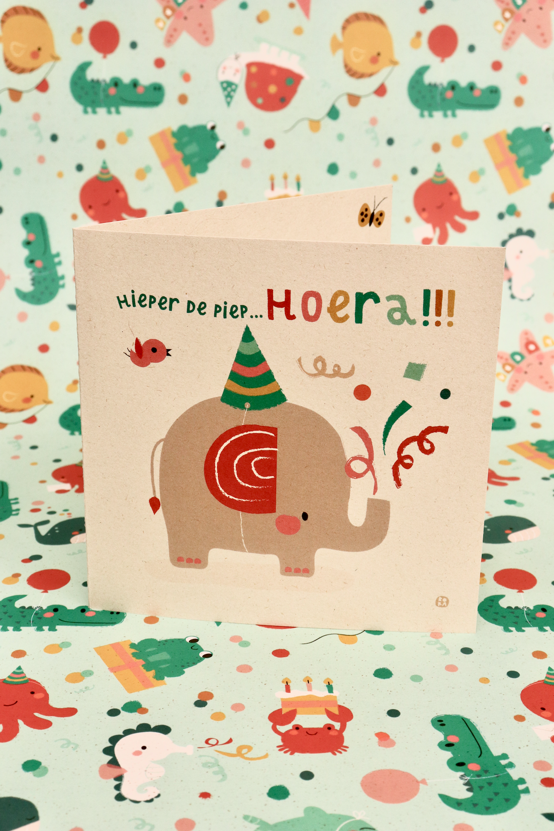 Olifant - Hoera- gevouwen wenskaart met envelop